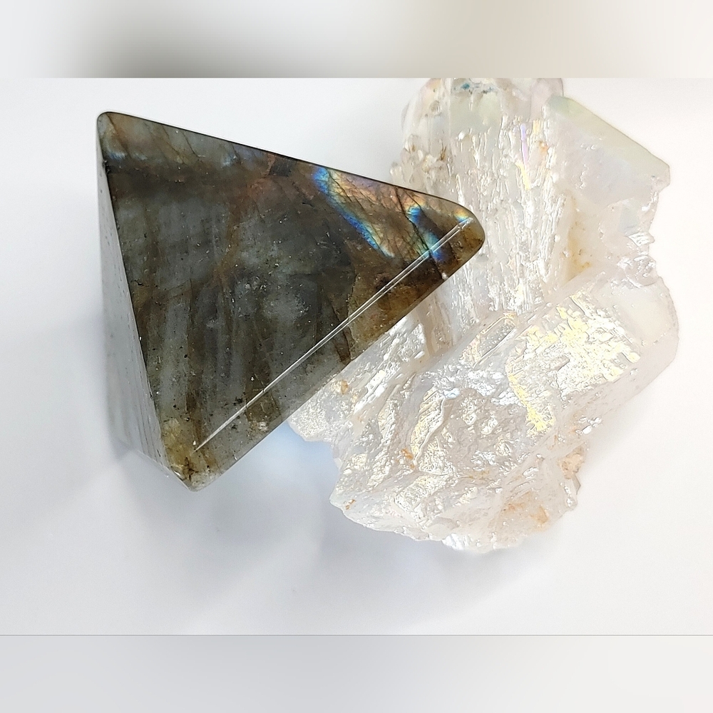 Labradorite Flash Crystal Pyramid - Picture 9 of 11
